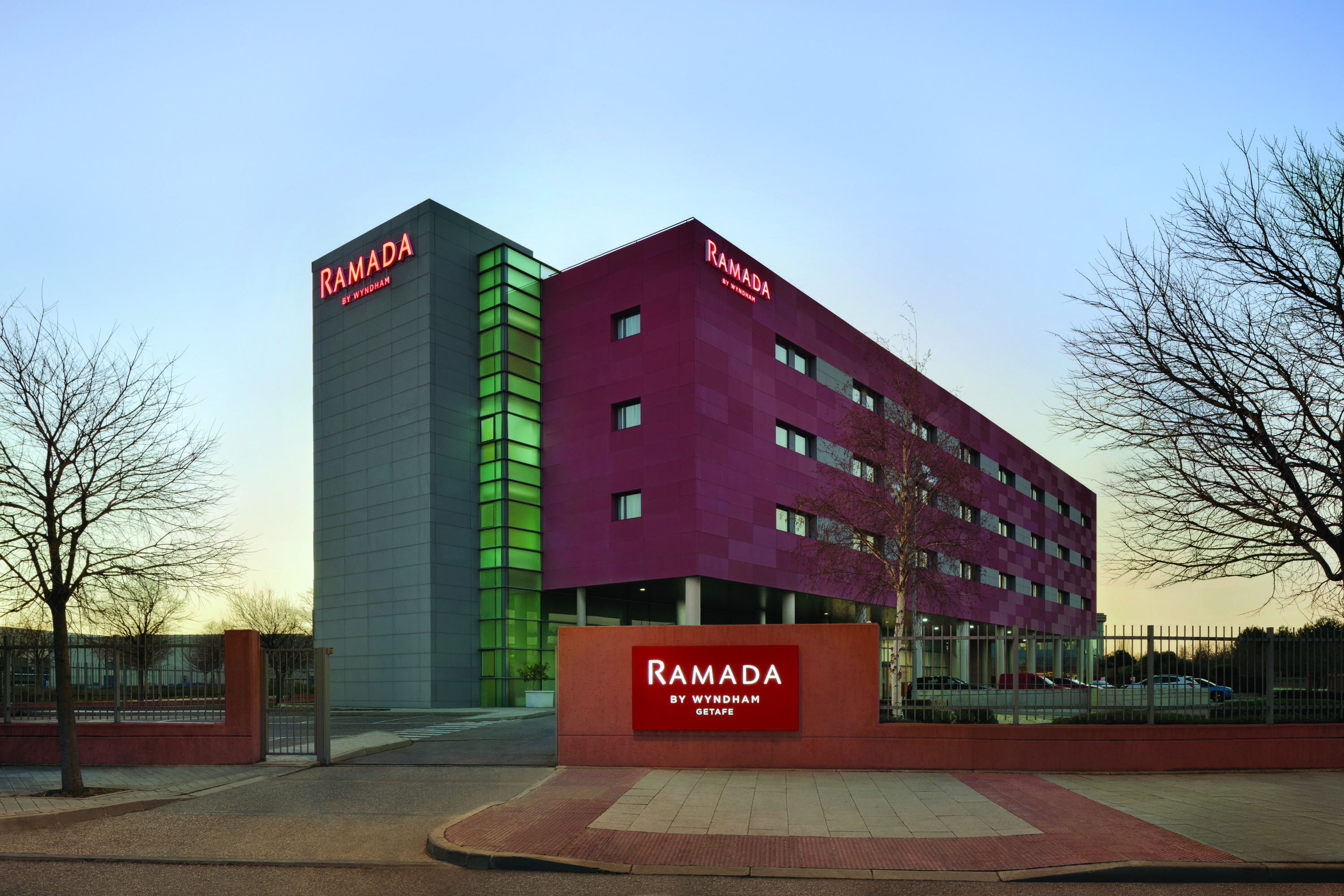 Ramada By Wyndham Madrid Getafe Hotel Exterior photo